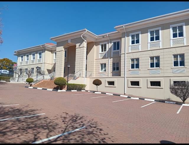 2,415M² BUILDING TO LET IN BRYANSTON